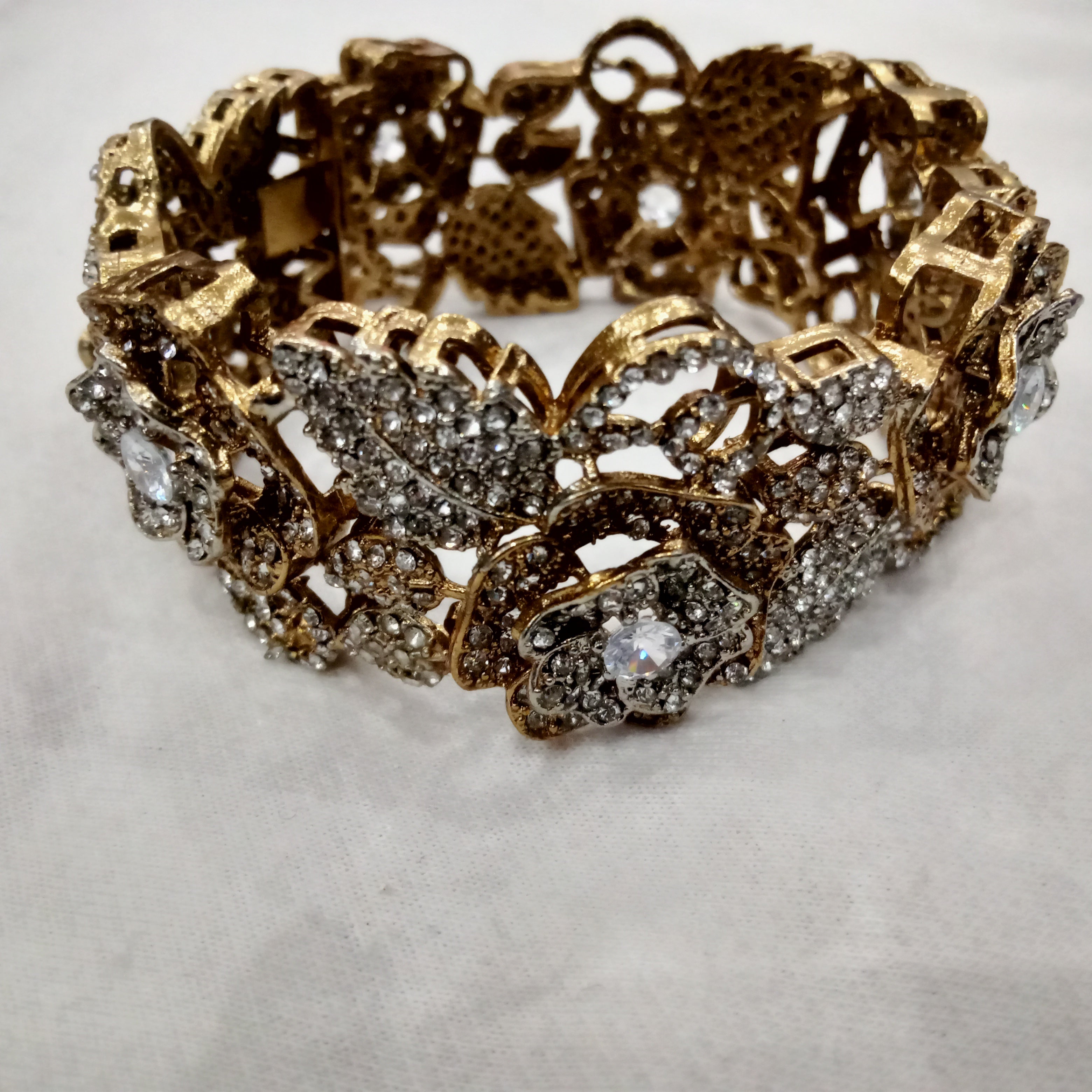 Vintage-Style Filigree Floral Cuff Bracelet – Antique Gold Tone with Crystal Accents