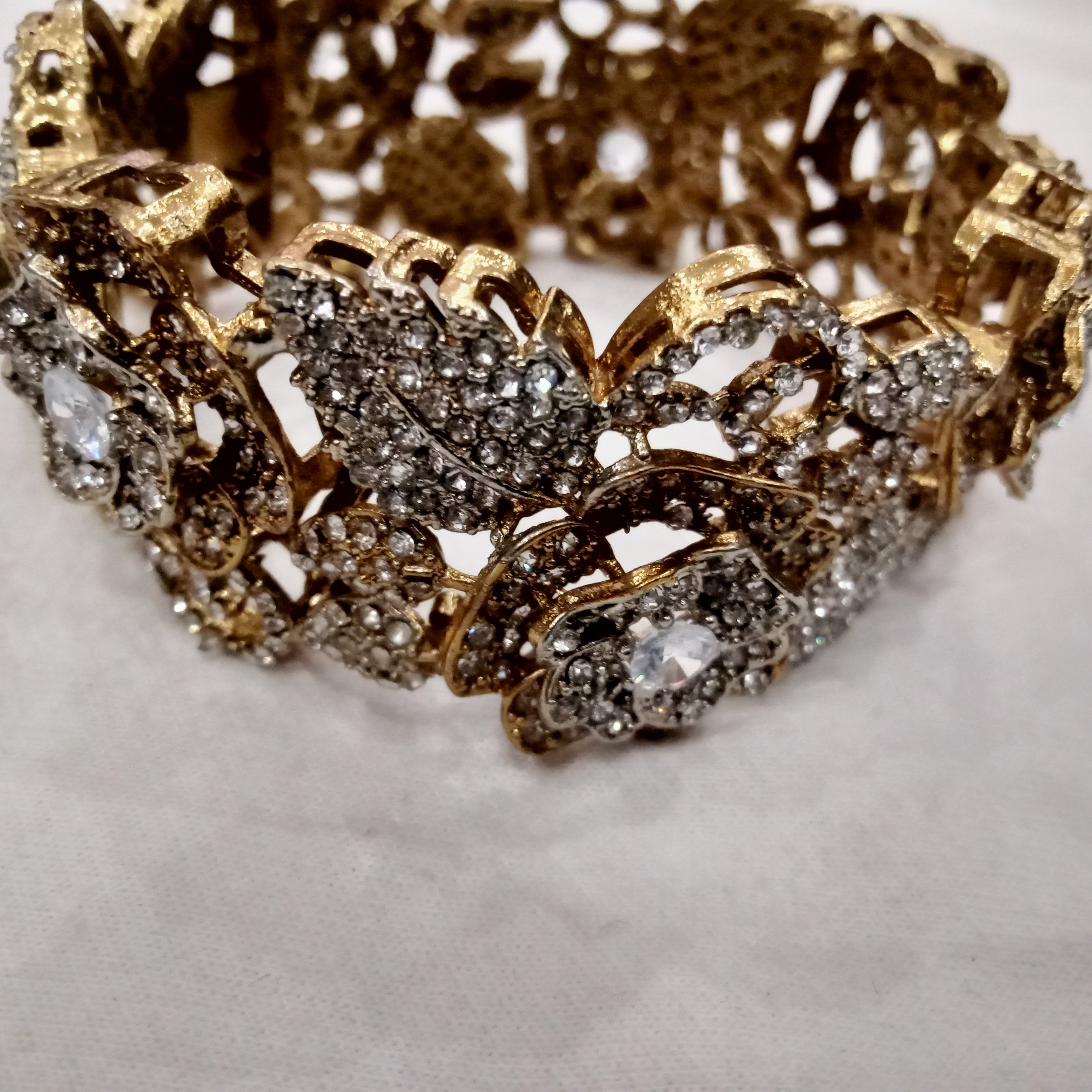 Vintage-Style Filigree Floral Cuff Bracelet – Antique Gold Tone with Crystal Accents